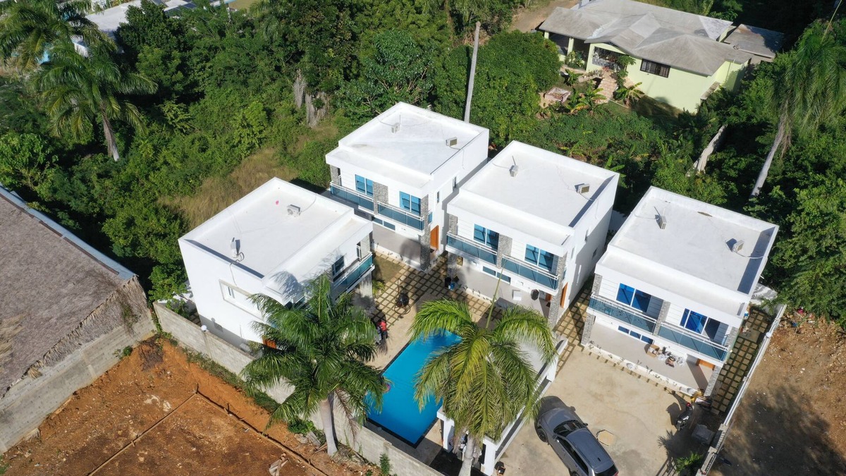 Urbanizacion Tavarez Villa | A modern 2-bedroom villa with pool and lounge area