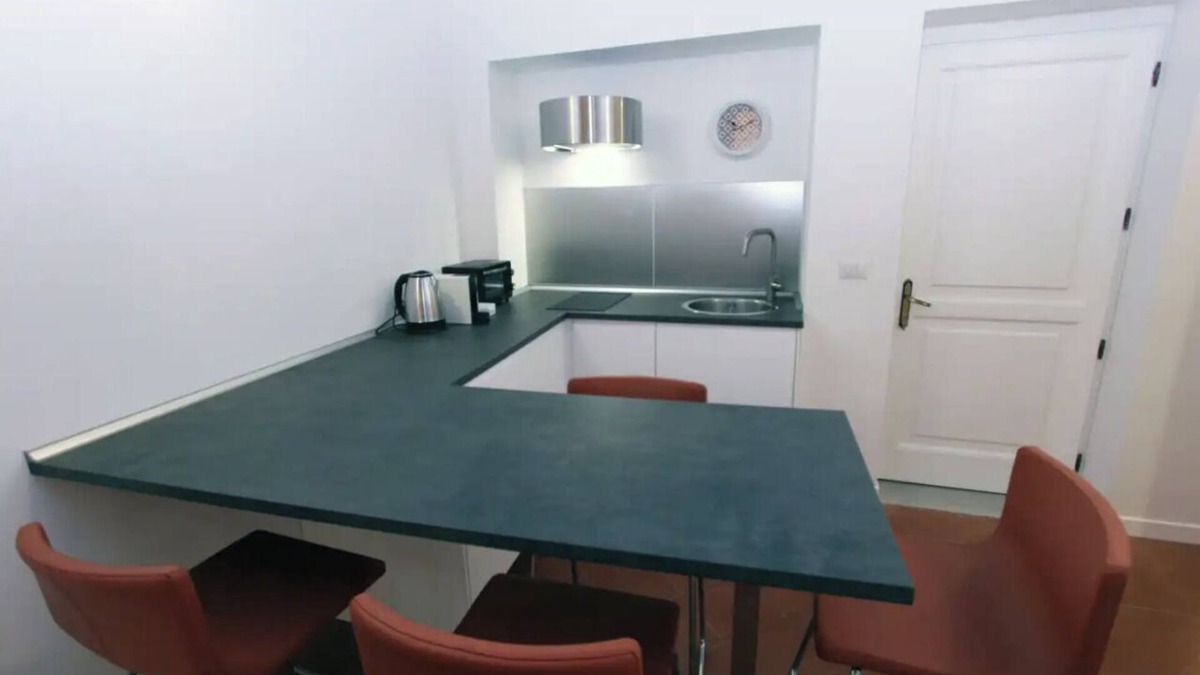 Rione V Ponte House | A Modern and Large 3 Bedrooms Apartment near Piazza Navona