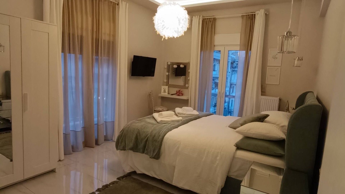 Piraeus Apartment | A modern apartment in the heart of Piraeus