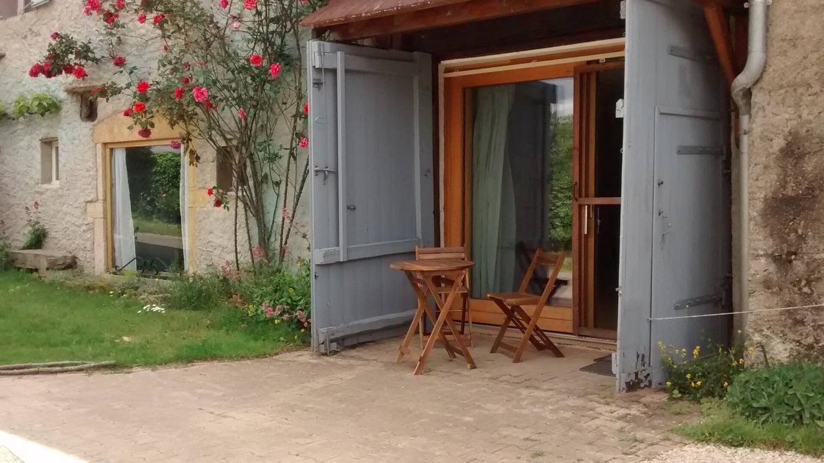 Saint-Ythaire Cottage | A nest in the stable