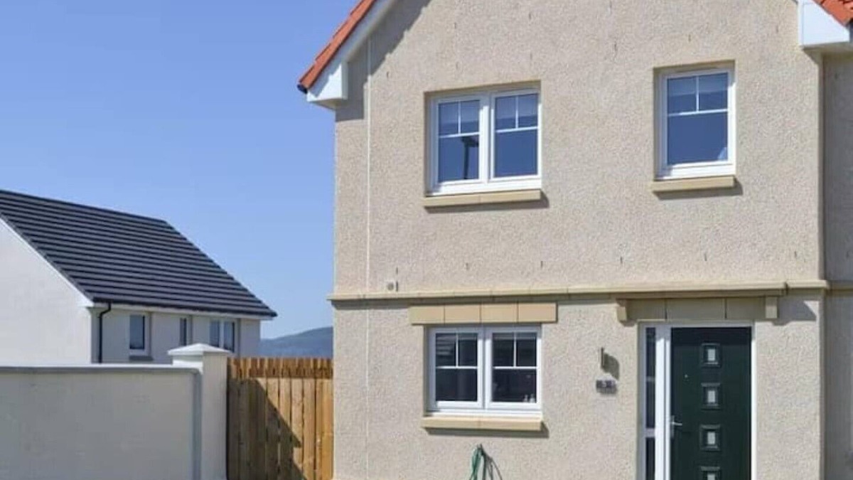 South Galson House | A new build close to all routes.