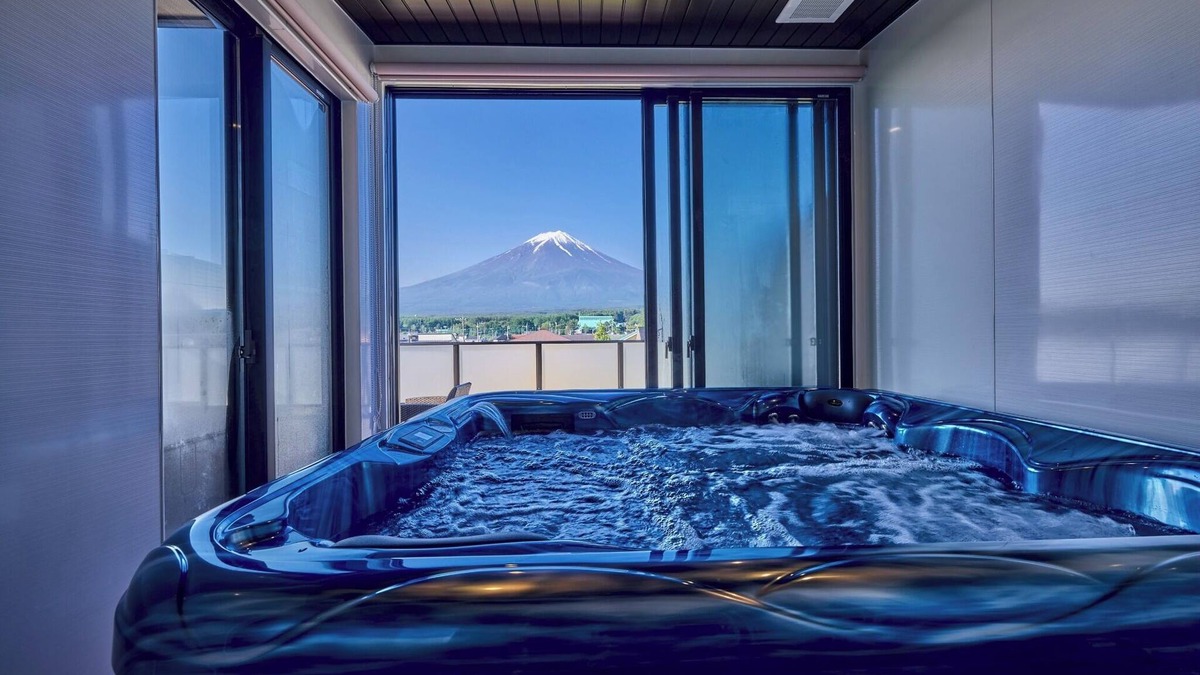 Fujikawaguchiko House | A newly built villa with a jacuzzi where you can s/Minamitsuru-gun Yamanashi