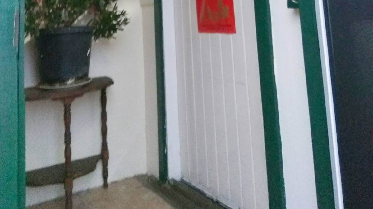 Beverly Hills House | A nice and clean cottage suitable for couple with one - two children.