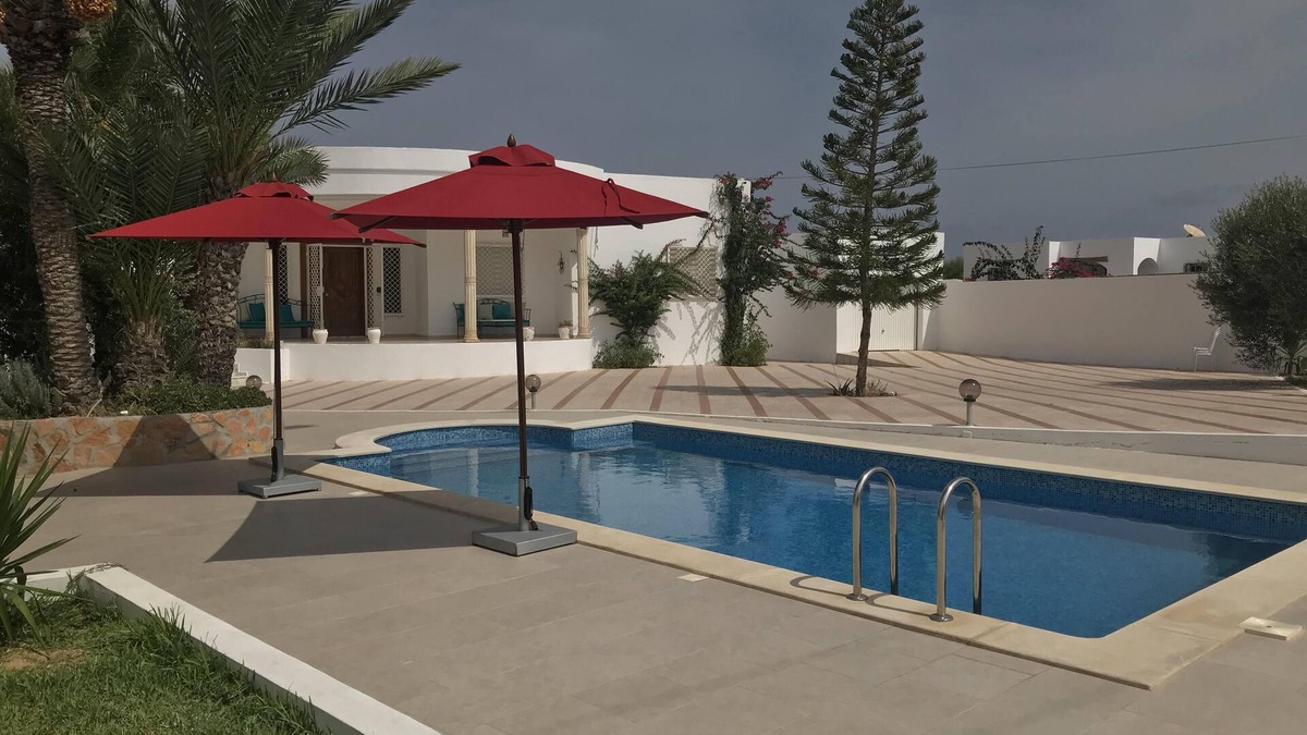 Aghir Villa | A nice villa with pool in tezdaine