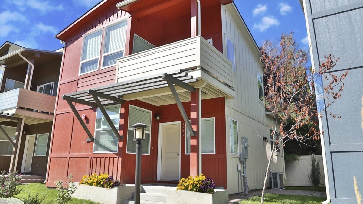 Boise Villa | A park-like setting in the BRAND NEW house near the river and minutes from downtown Boise