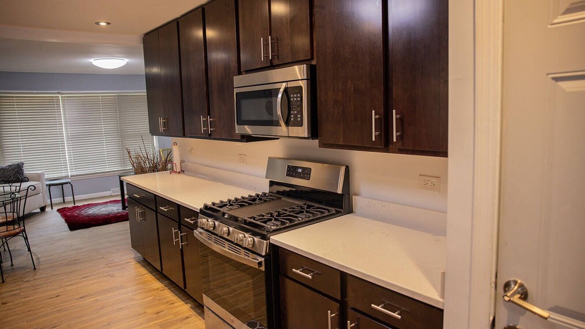 Oak Lawn House | A peaceful 3 bedroom house with a spacious kitchen