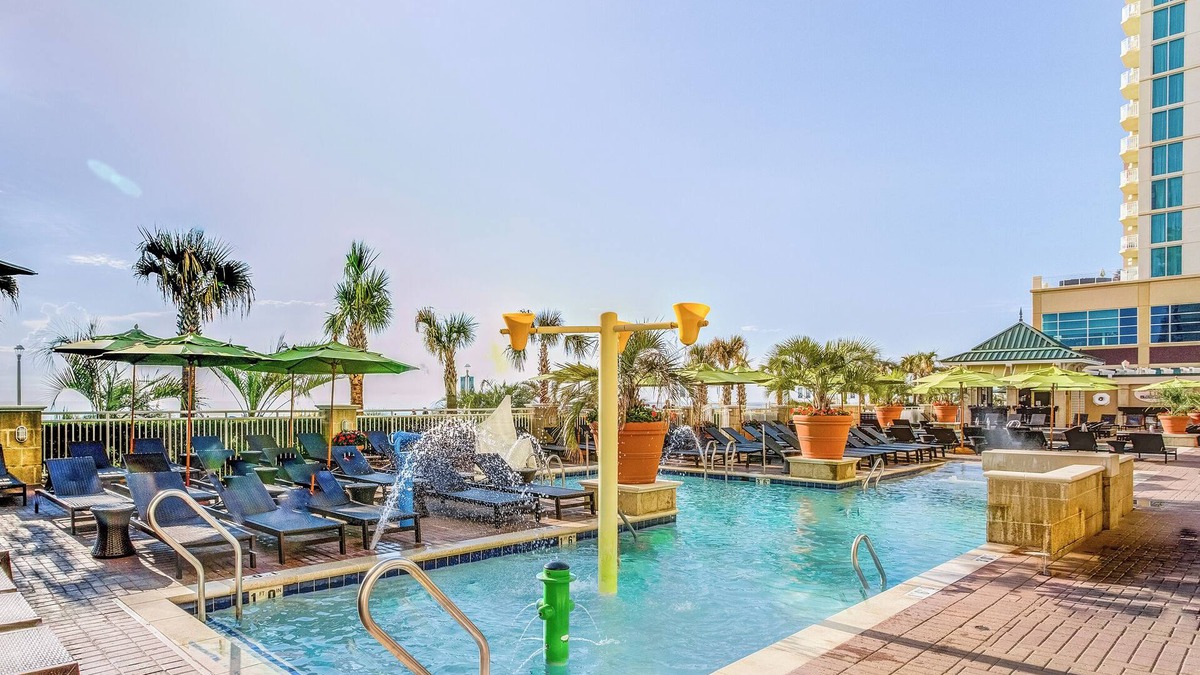 Northeast Virginia Beach Hotel | A Peaceful Beach Retreat! Fully-equipped Kitchen, Outdoor Swimming Pool!