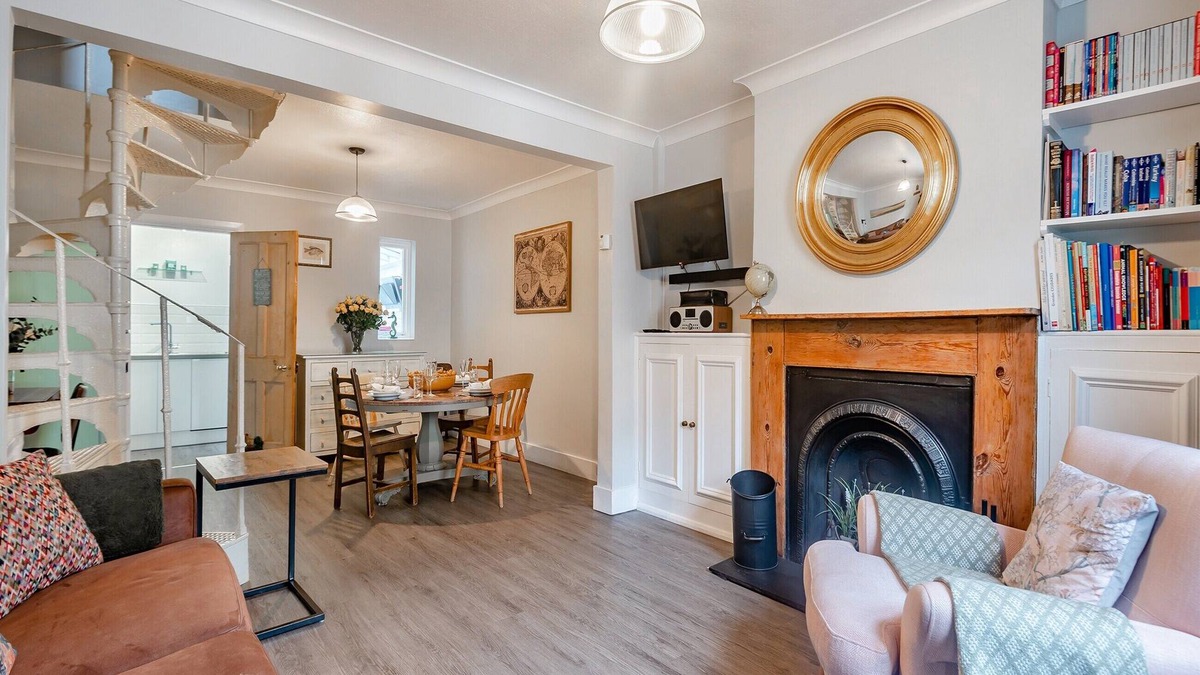 Windsor City Centre Cottage | A perfect base for a romantic break or family adventure.