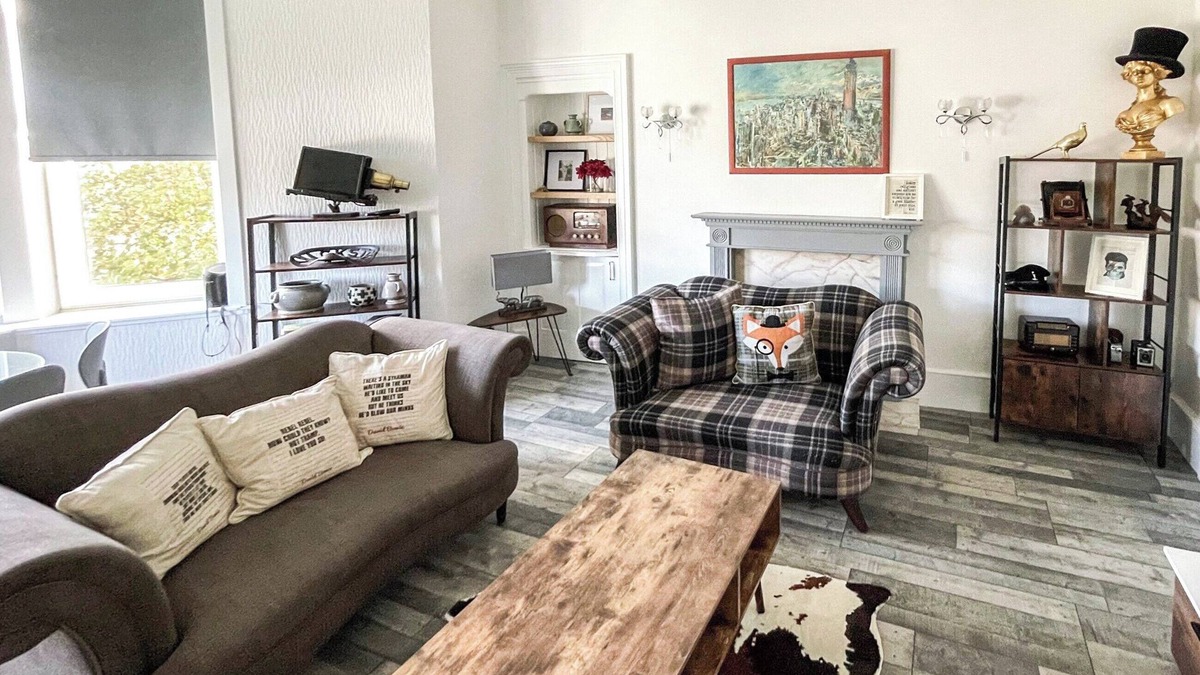 Rothesay Cottage | A perfect island break for friends and family.