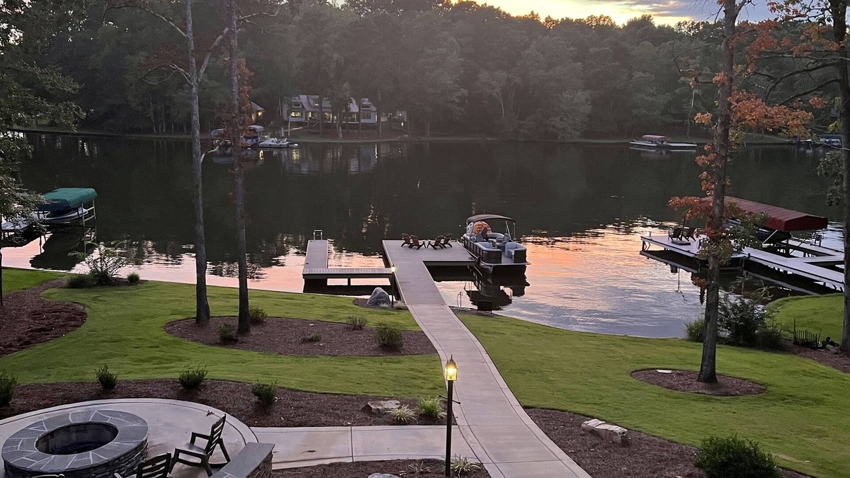 Lake Oconee House | A Perfect Sunset Cottage on Lake Oconee!