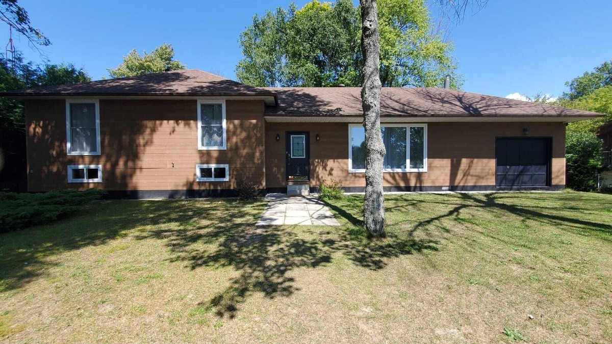 Sauble Beach House | A piece of paradise located 3 minutes drive from Sauble Beach strip