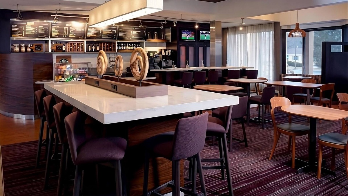 South Kansas City Hotel | A Place You'll Surely Enjoy! 3 Spacious Units, Free Parking, Pets Allowed!