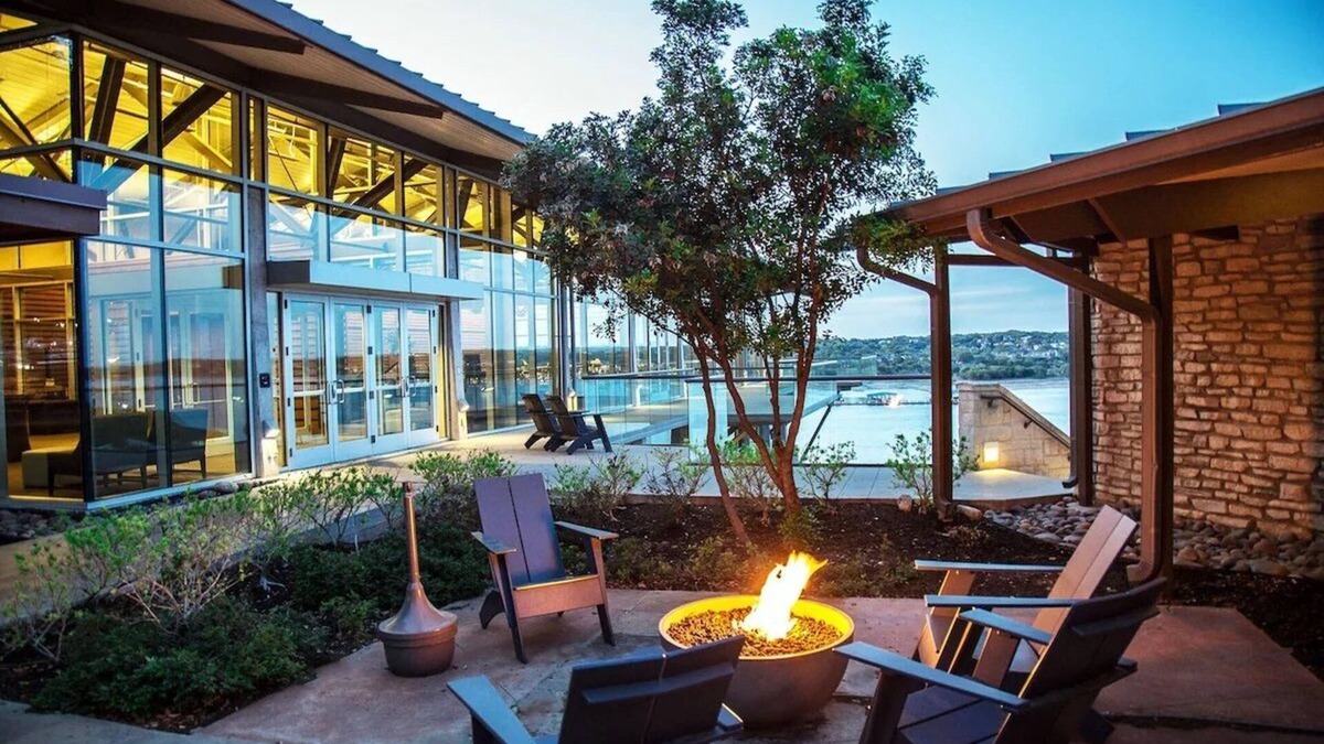 Lakeway Hotel | A Place You'll Surely Enjoy! 3 Convenient Units, Outdoor Pool!