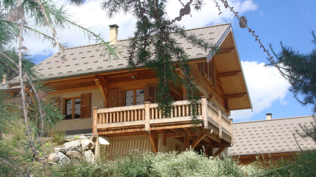 Abries Ski Chalet | A pleasant chalet bathed in light, with a magnificent view.