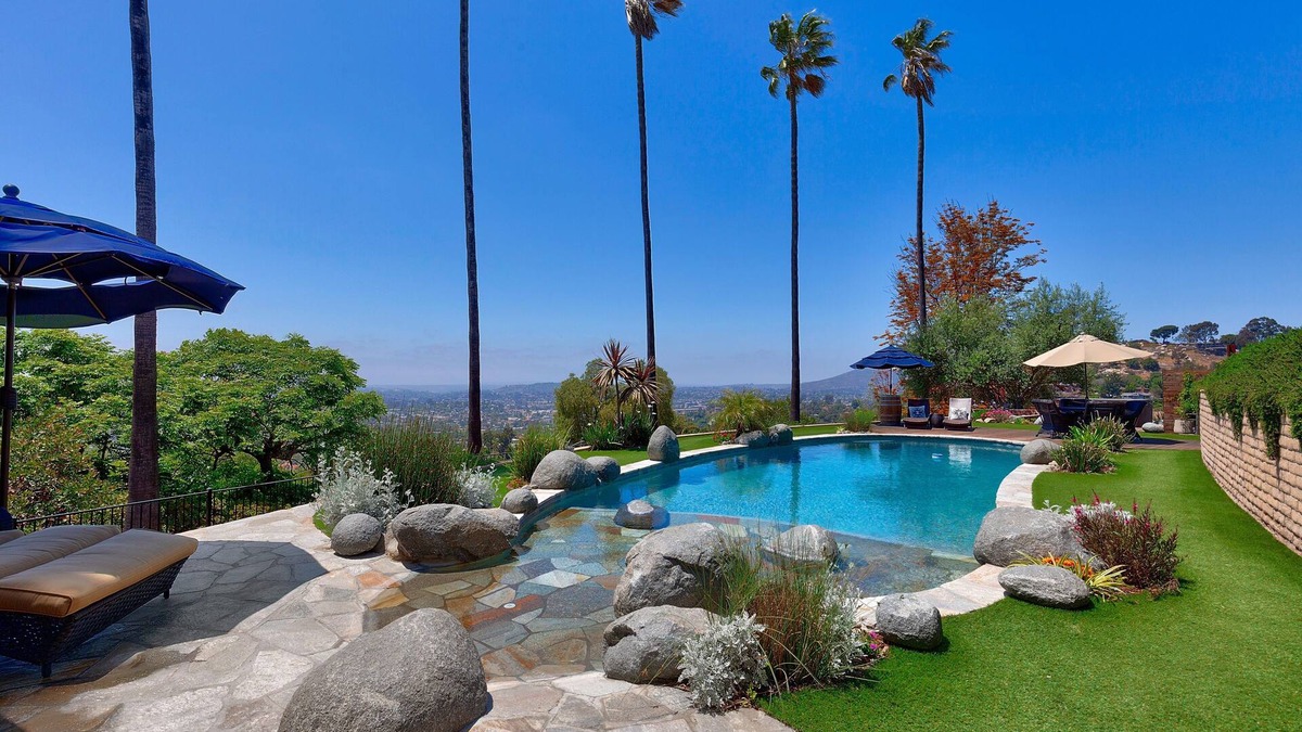 Mount Helix House | A private oasis to relax and play in the comfort of a gated 2-acre estate.