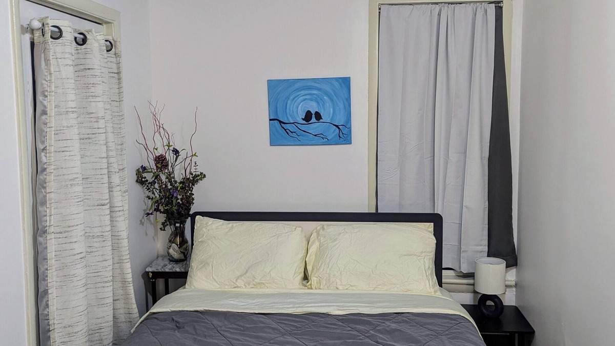 Harrisburg - Hershey House | A private room with praivet shower