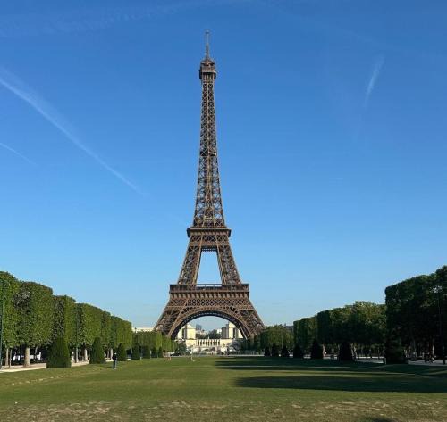 Faubourg Saint-Germain Apartment | A proximité immédiate de la Tour Eiffel