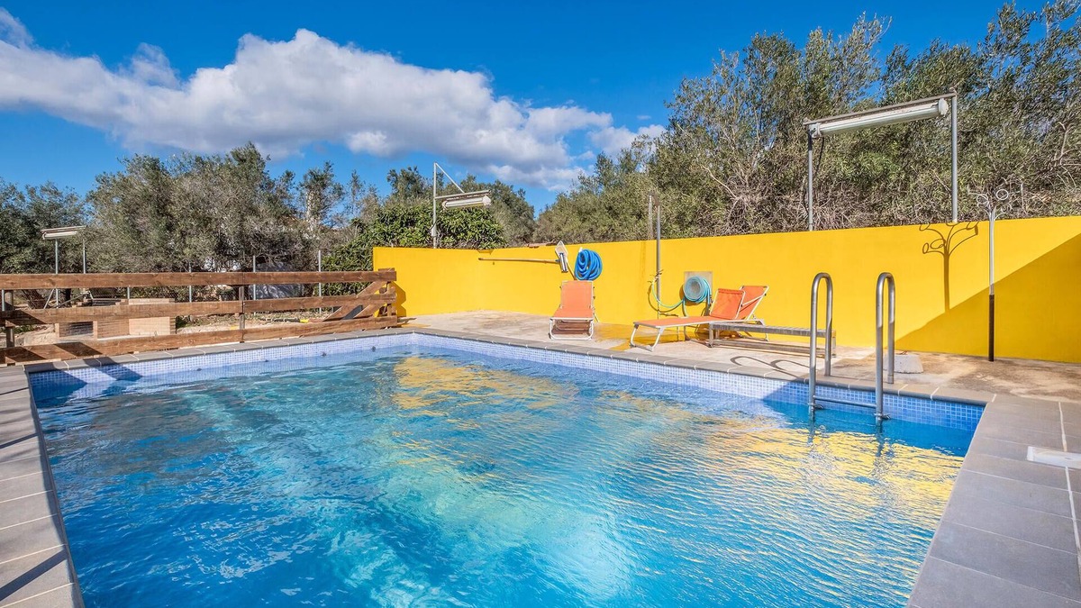 L'Aldea House | A quiet vacation home far away from everyday life awaits you near the river Ebro.