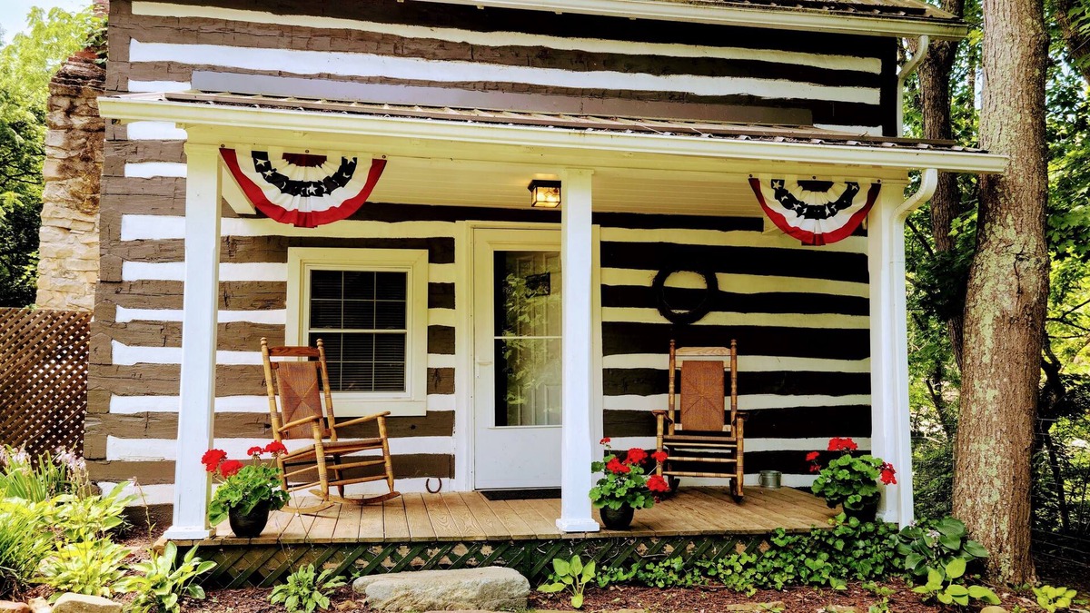 Lead Mines Cabin | A REAL 1850's Log Cabin near the NEW RIVER TRAIL STATE PARK