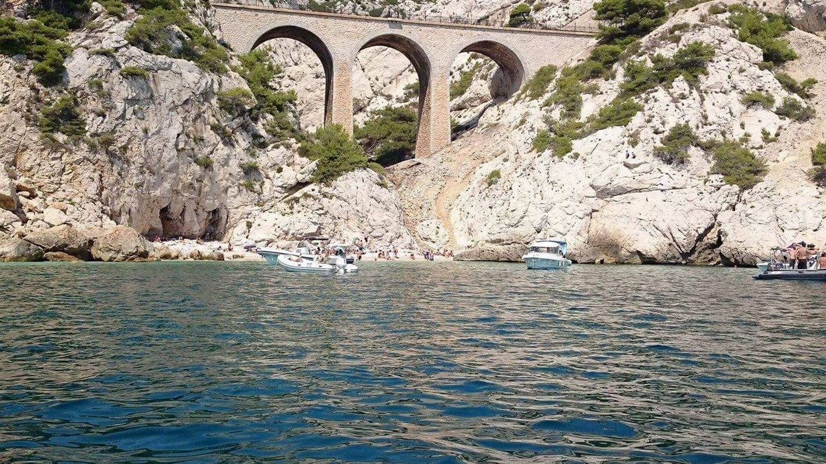 Le Rove House | A real blue coast cove cottage: the cabanon de la gaieté (cottage of cheerfulness)