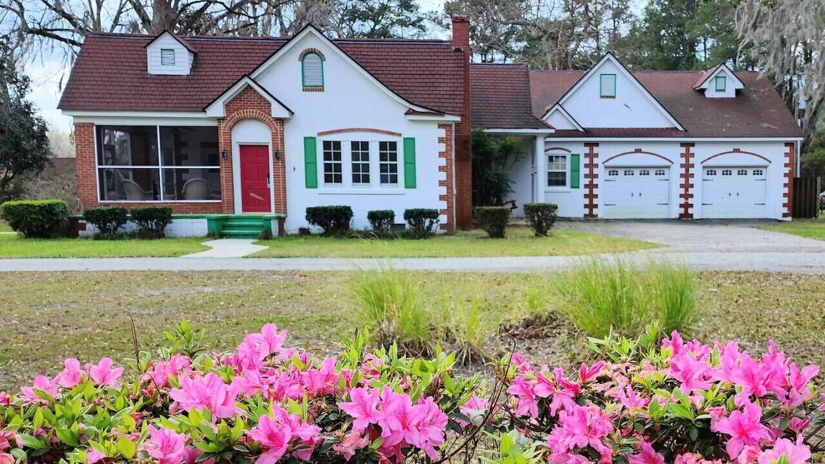 Midway House | A retro rejuvenation
