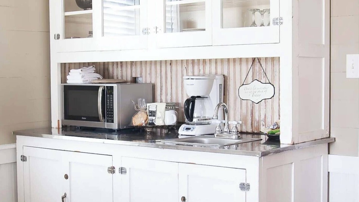 Brenham Cottage | A Romantic Escape at Tara Farms