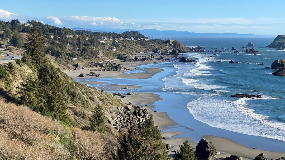 Brookings Condo | A Romantic Getaway at the "White Water Cove" At Ocean View Rainbow Rock!