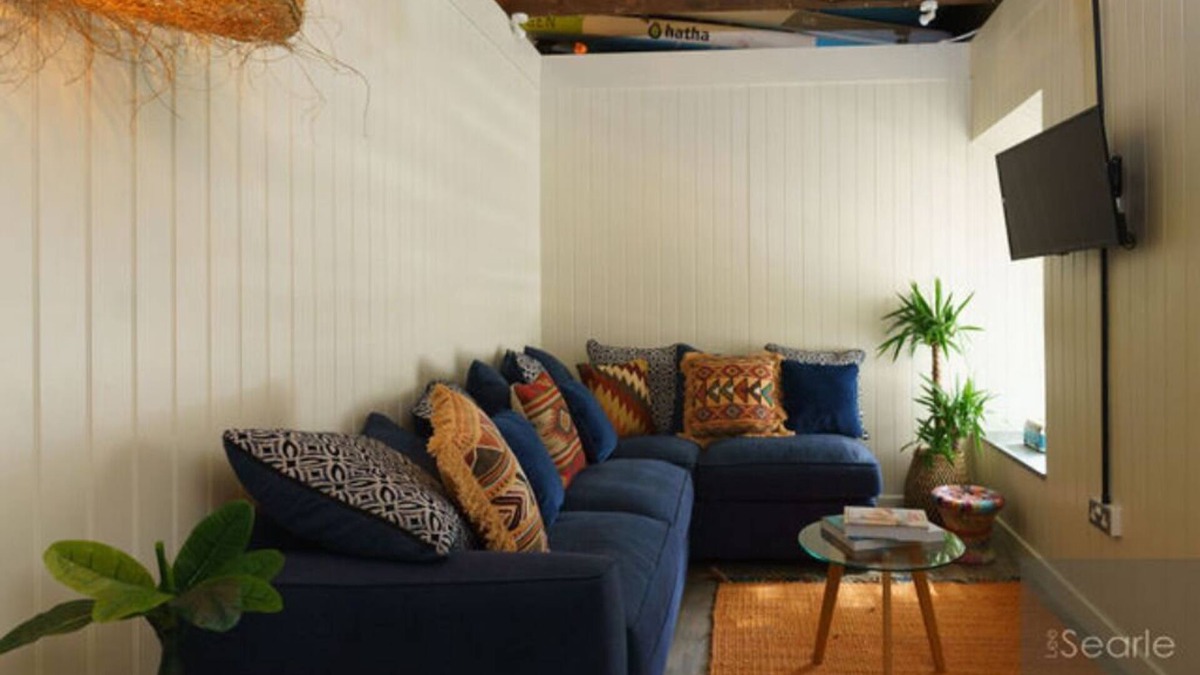 Porthtowan House | A self-contained property nestled by Porthtowan beach