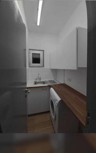 Zygi Apartment | A separate room with a shared bathroom and 50 meters from the sea