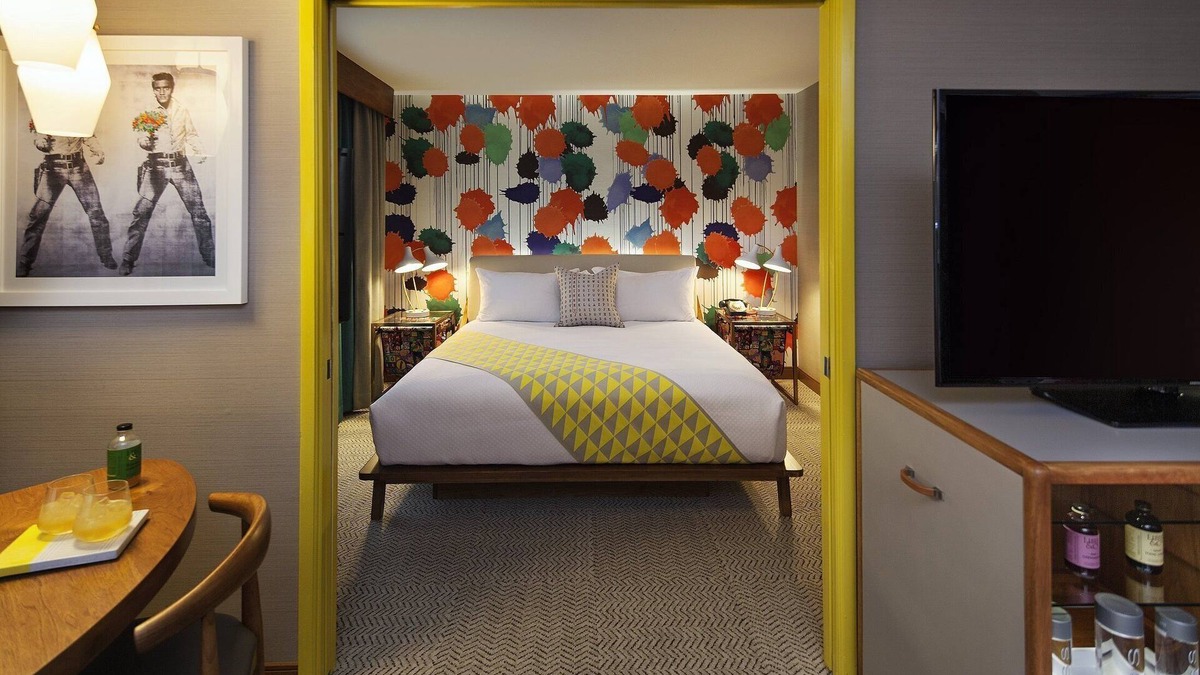 Venice Hotel | A Short Drive from Santa Monica Place! 2 Relaxing Suites, Pool, Bike Rental!