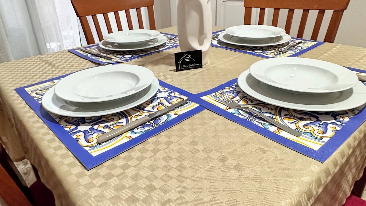 Molfetta Apartment | A short walk from the port of Molfetta, Family apartment with sea view.