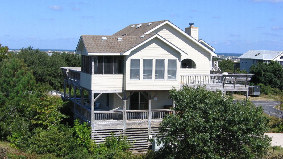 Tuckahoe House | A Sign of the Seahorse: Community Pool, Pickleball Courts, 1 Dog-friendly, Hot Tub