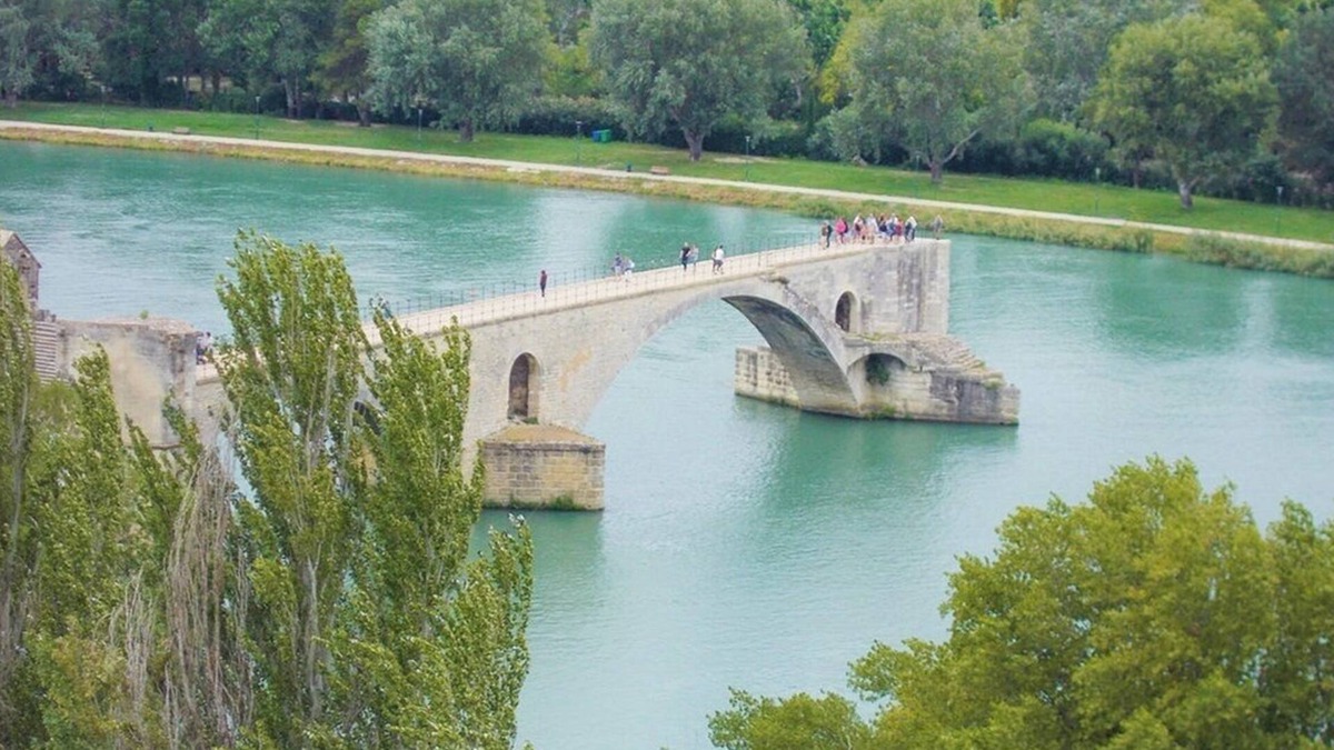Monteux Villa | A SLICE OF HEAVEN PERFECTLY PLACE TO VISIT ILE ON THE SOURGES,CARPENTRAS,AVIGNON