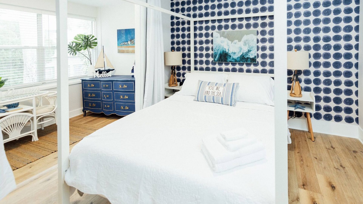 Historic Uptown Apartment | A Slice of Heaven Downtown St Pete