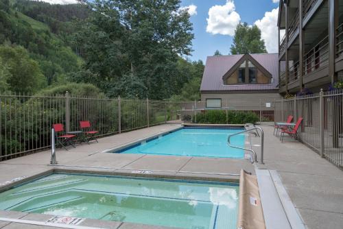 Telluride House | A Slice of Paradise by the River