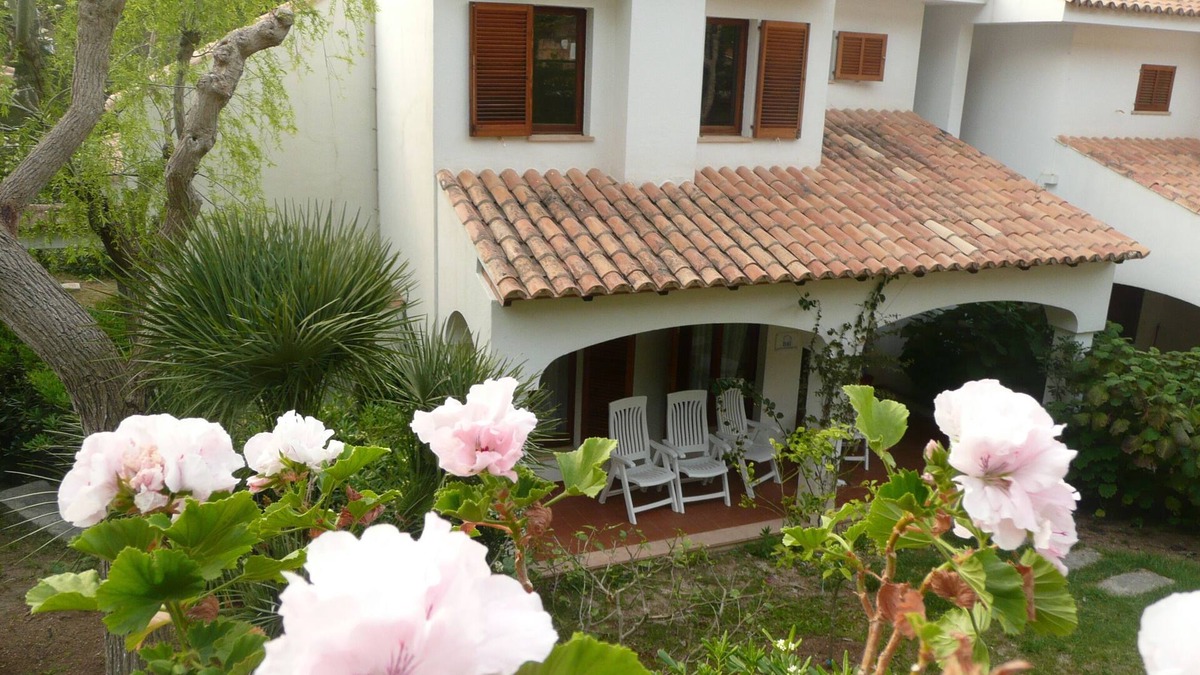 Cala San Vicente Villa | A spacious, attractive 2 bed villa with pool, smart TV, wifi and aircon