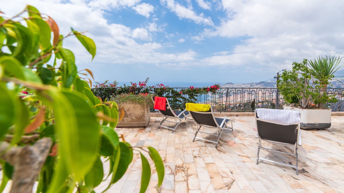 Sao Goncalo House | A Spacious home for family and friends overlooking Funchal bay.
