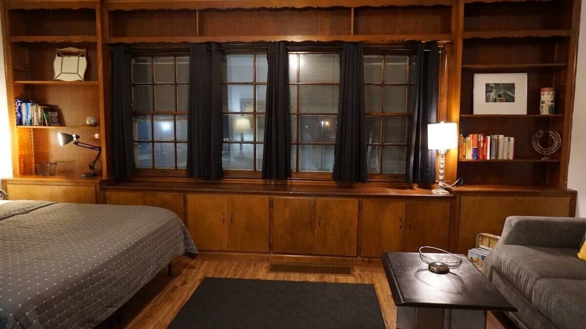 Indianapolis Apartment | A spacious vintage gem built in 1900 in Garfield Park, Indianapolis, IN