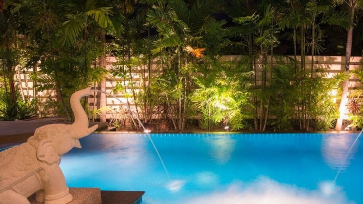 Nai Harn Villa | A Specious 3 Bedroom Pool Access Villa