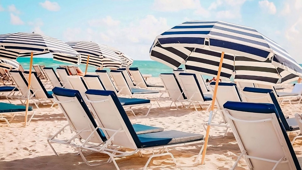 City Center Resort | A Spectacular Retreat in the Heart of South Beach! Pets Allowed! Swimming Pool!