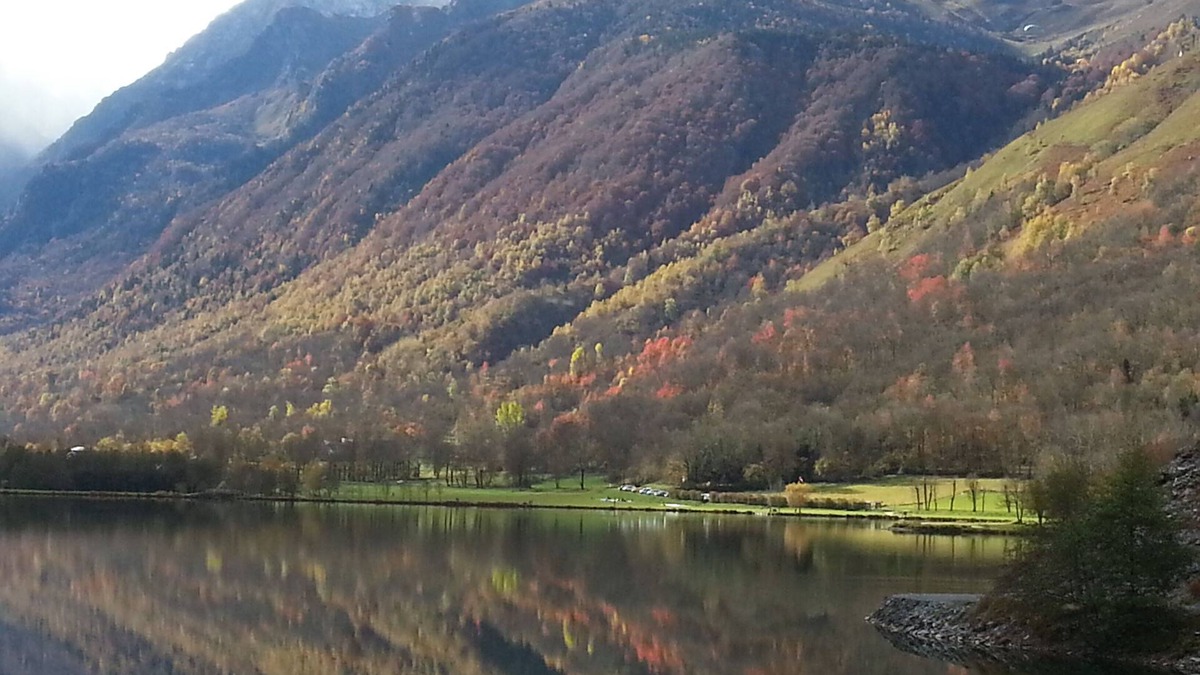 Peyragudes Apartment | A stay by the lake .