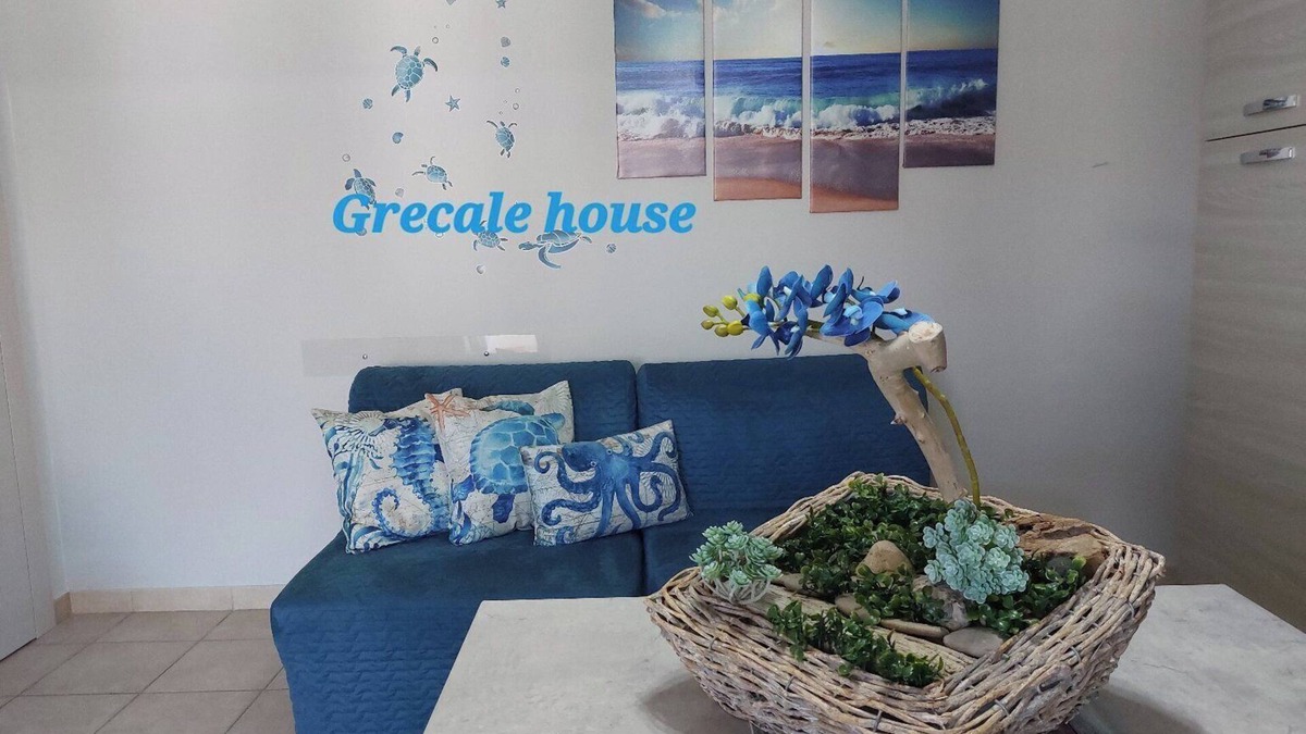 Marina di Vasto Apartment | A stone's throw from the sea, "Grecale house"