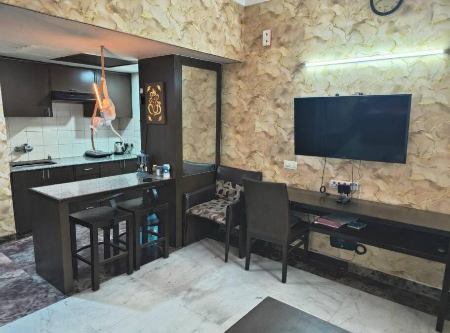 Indirapuram Apartment | A Studio Apartment with Complete Privacy