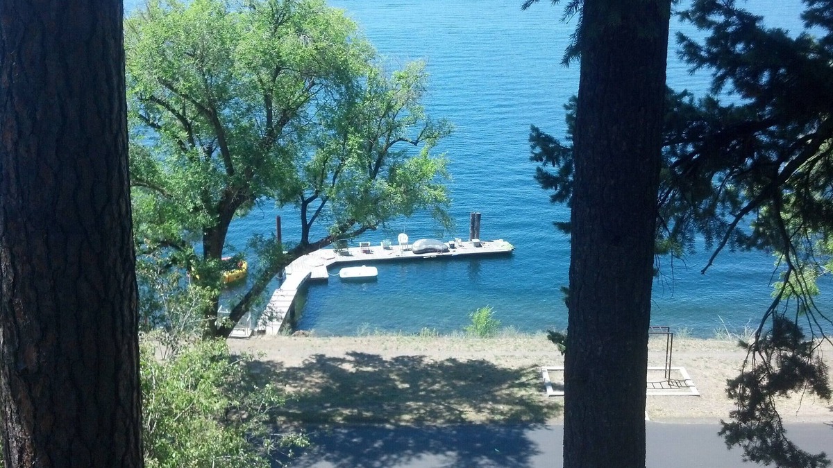 Coeur d'Alene Apartment | A Studio with a View above lake and Centennial Trail-Dock Access Included