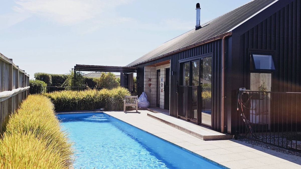 Mapua House | A stunning home in a quiet and private location. Perfect for enjoying the private pool.