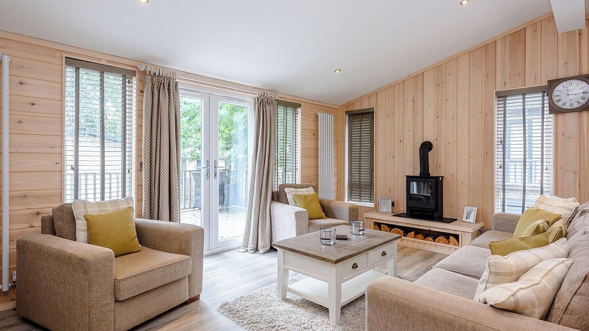North Walsham Ski Chalet | A stunning lodge with one master king-size with en suite shower room.