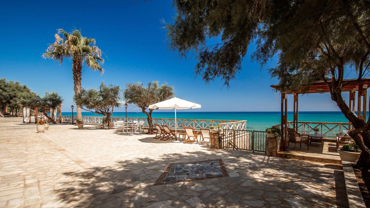 Akrotiri Villa | A stunning villa by the Ionian Sea, complete with BBQ, Jacuzzi, and more.