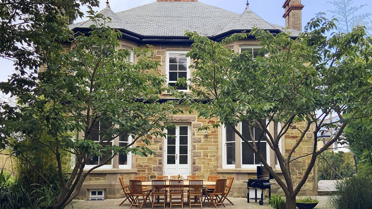 St. Agnes House | A substantial six double bedroom property located in the heart of St Agnes.