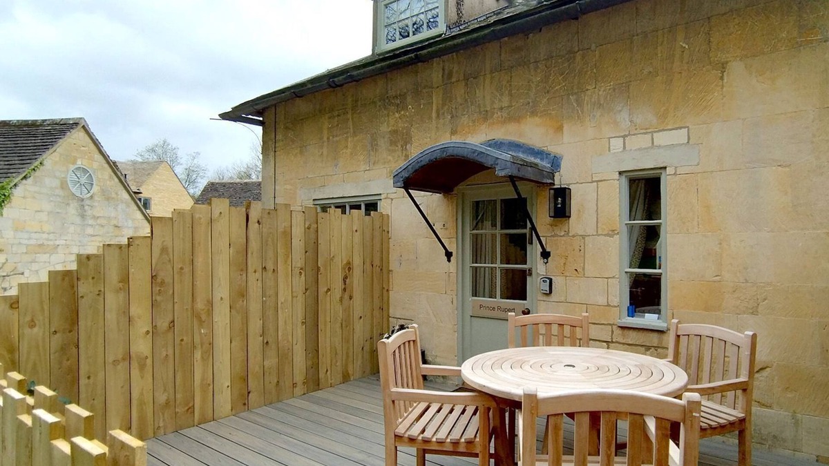 Winchcombe Cottage | A sudeley castle cottage that sleeps 3 guests in 2 bedrooms
