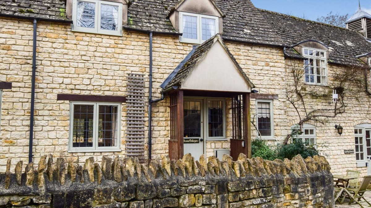 Winchcombe Cottage | A sudeley castle cottage that sleeps 4 guests in 2 bedrooms
